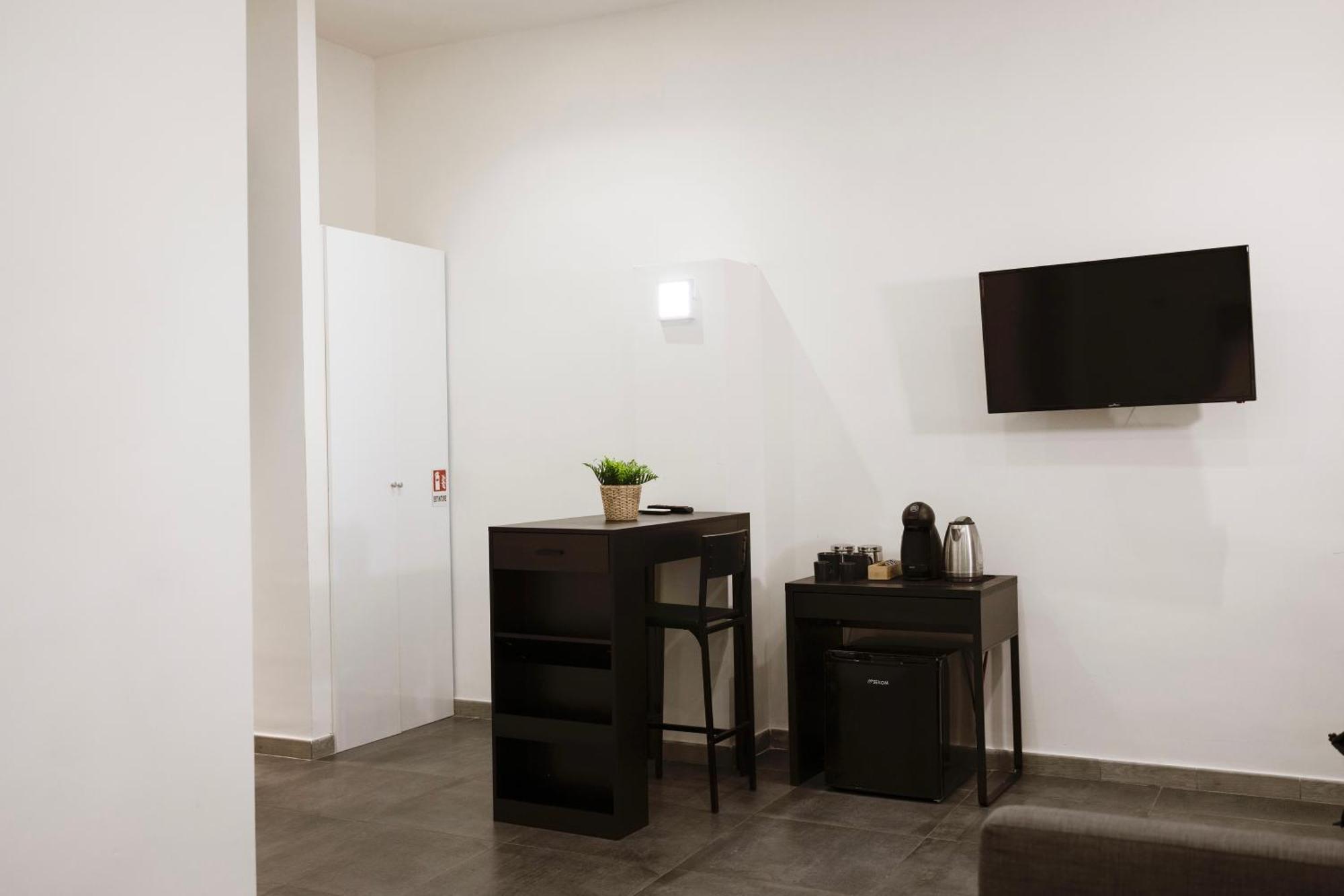 Apartment 116, Host